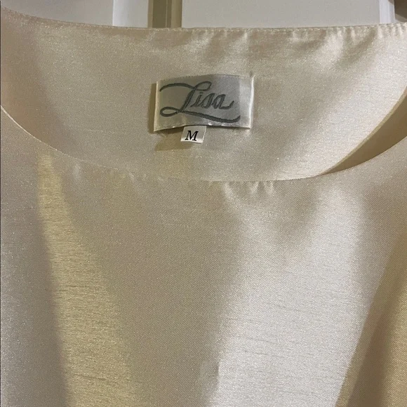 Sleeveless Silk Shell in Cream - Picture 2 of 5